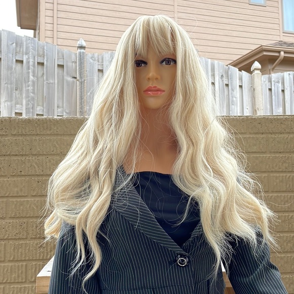 white matte wig long butter blonde beach waves wig bangs middle part 24” NWT - Picture 3 of 16